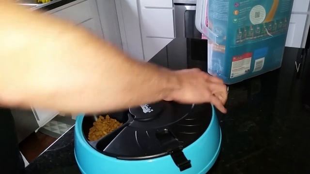 Automatic Pet Feeder Online смотреть онлайн