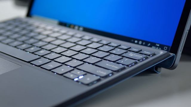 Azért le a kalappal! MEGCSINÁLTÁK! - KUU Lebook Pro 2in1 "Büdzsébarát" tablet смотреть онлайн