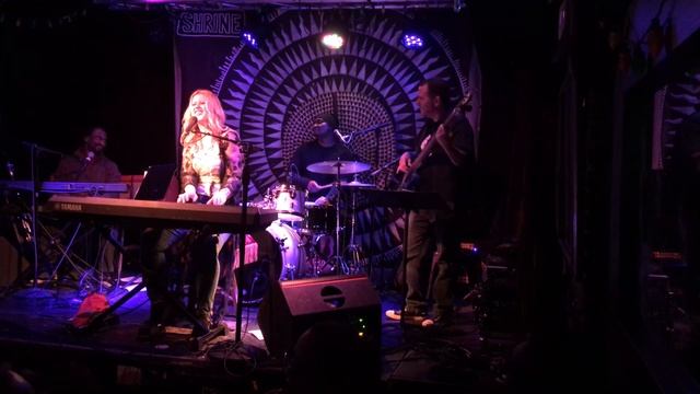 It Acts Like Love MARY GATCHELL LIVE AT SHRINE 030819 смотреть онлайн