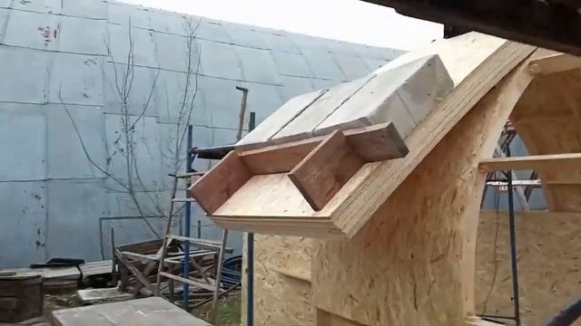 Испытание фанерного каркаса арочного дома для глэмпинга на прочность смотреть онлайн