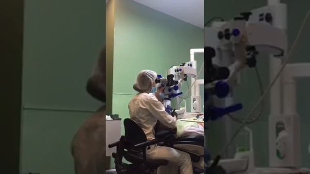 Лечение зубов под микроскопом