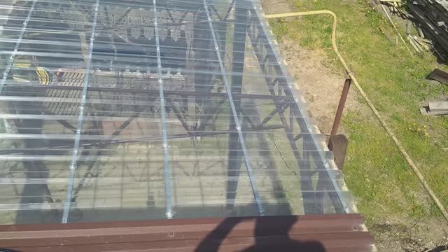 Монтаж монолитного профилированного поликарбоната