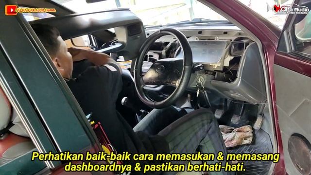 Ribednya cara bongkar pasang dashboard | frame tape headunit kijang LGX 2001 смотреть онлайн