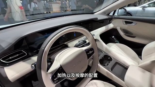 SAIC Roewe’s first B-class pure electric car Roewe D7, with a range of 610 kilometers смотреть онлайн