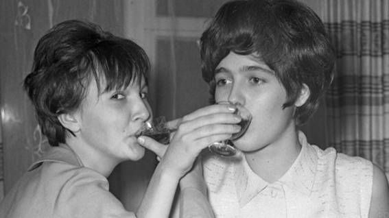 Золотая молодёжь СССР. Их преступления оставались без наказания смотреть онлайн