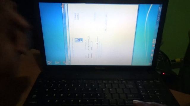 Flipped Laptop Screen FIX - TOSHIBA Satellite C655 смотреть онлайн