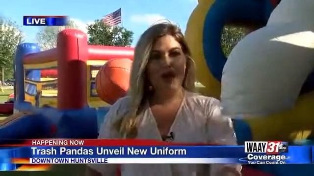 Fans get to uniform reveal early for best seat смотреть онлайн