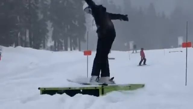 Mini Park Edit *skrrrt skrrrt* смотреть онлайн