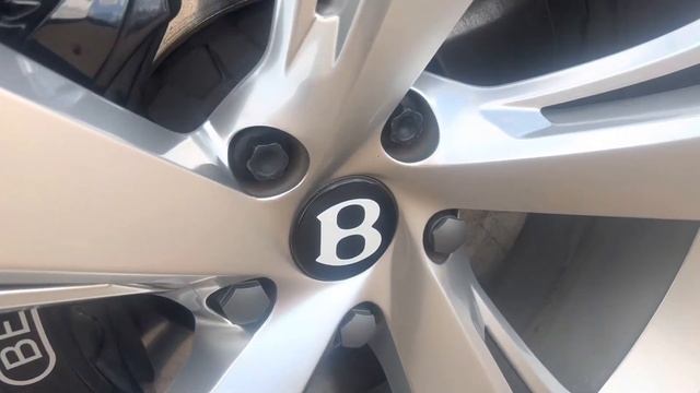 Certified Bentley 2017 Bentayga V8 Diesel смотреть онлайн