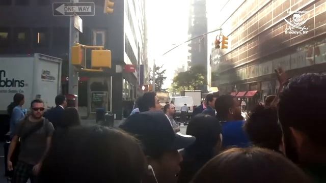 №177 iPhone 5S, очередь и покупка в Brooklyn, NY 2013 смотреть онлайн