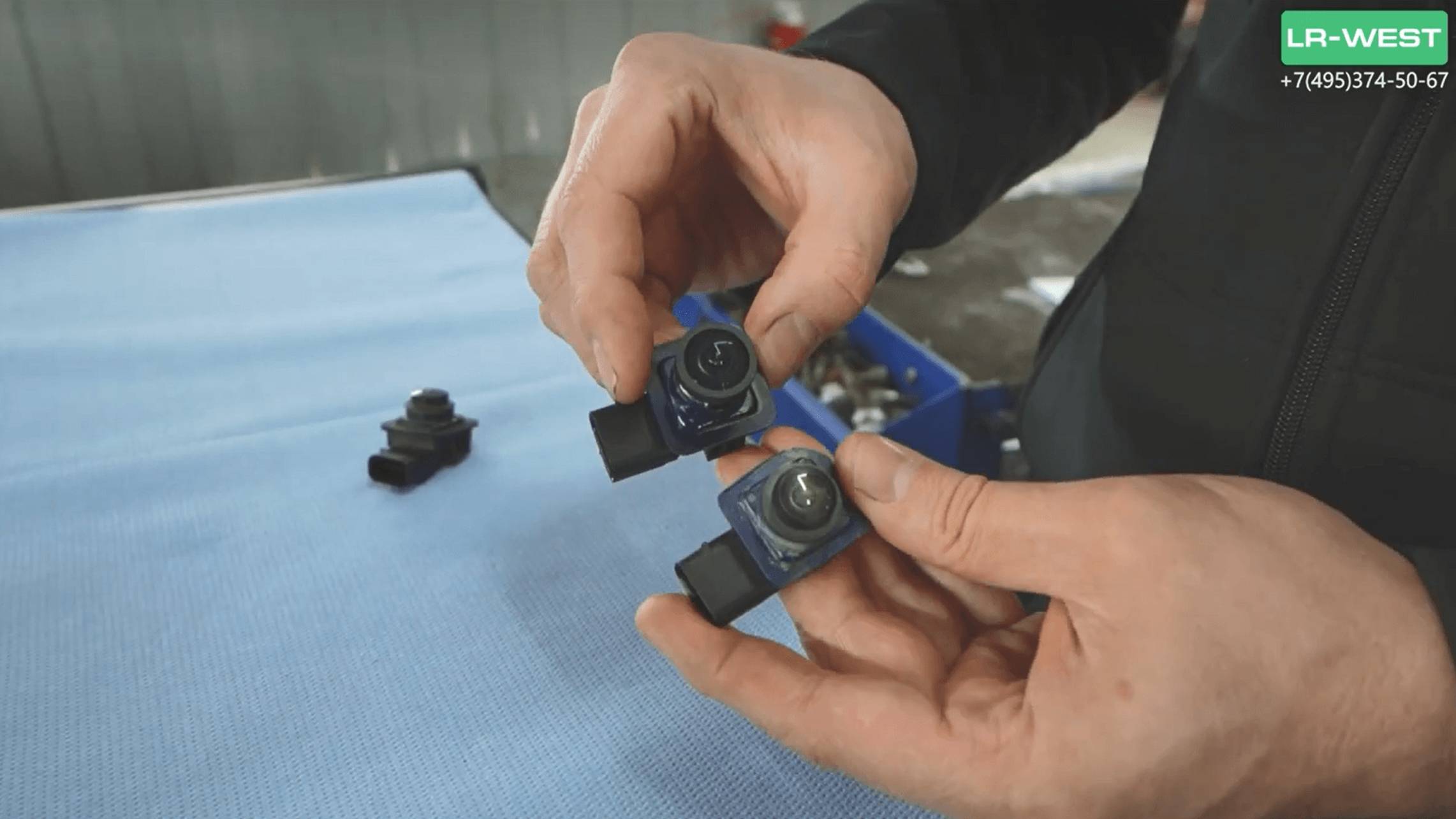 Замена камеры заднего вида на Range Rover. Особенности и нюансы. смотреть онлайн