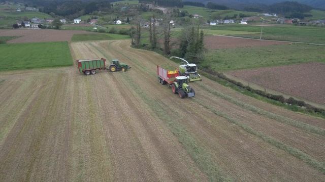 Claas Jaguar 960, John Deere 7920 y Claas Axion 850 [Grass silage] 4K смотреть онлайн