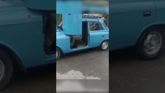 Все мечтают о такой двери.