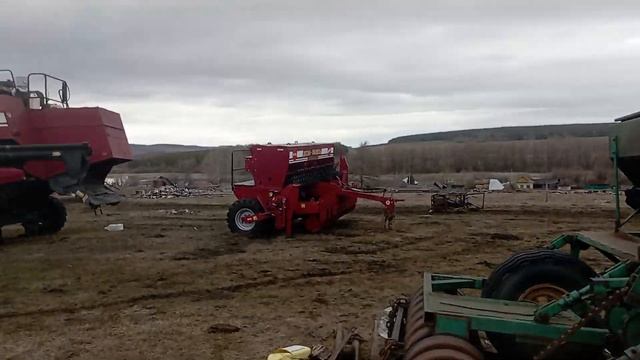 обзор сеялки в реальной жизни ,приехал в деревню