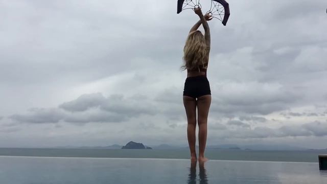 Spinning my fire fans in Thailand! смотреть онлайн
