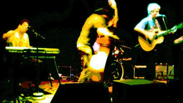 Fergus Daly Band: TV Robot Factory.wmv смотреть онлайн