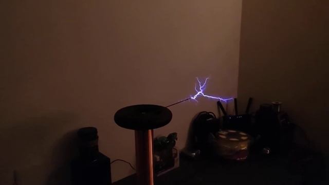 D-LAB TC DRSSTC (Musical Tesla Coil) - DOOM смотреть онлайн