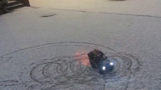 MN99s Plays In The Snow