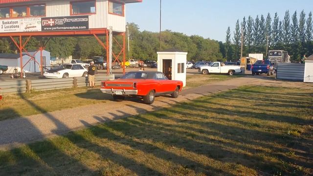 69 Plymouth Satellite - @ Saskatoon International Racetrack 1/4 Mile - 2015-07-25 -b смотреть онлайн