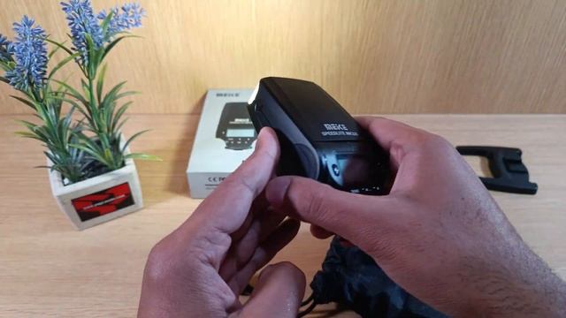 MEIKE MK320 Speedlite Flash For Sony #sonymirrorless #sonya6400 #sony