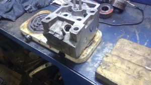 ГБЦ КамАЗ запрессовка направляющих втулок клапанов.