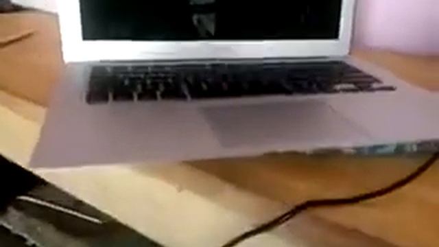 Macbook VS IBM laptop смотреть онлайн