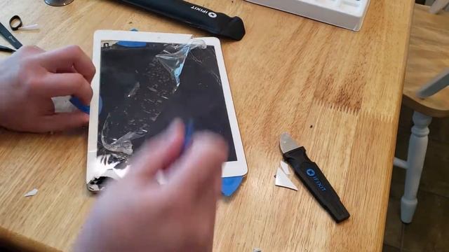 iPad Air Screen Broke! Will I be able fix it? смотреть онлайн