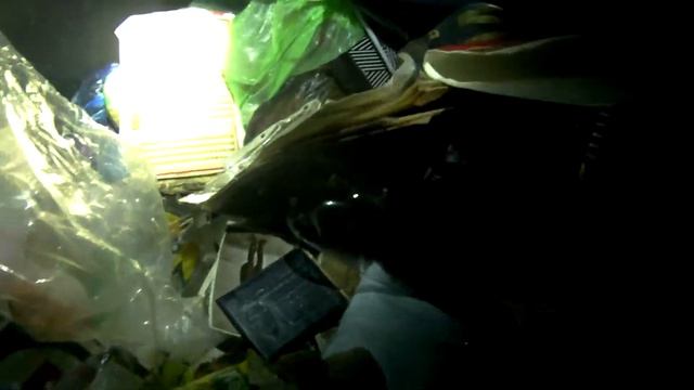 Много ночных походов по мусоркам за товаром смотреть онлайн
