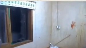 Angry Korean Gamer throws chair at window in anger (EARAPE!!)