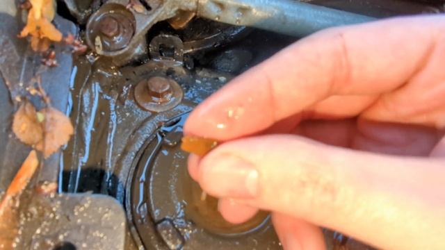 Car Windows Steaming Up? Foggy Windows? Windscreen Drain Holes Blocked смотреть онлайн