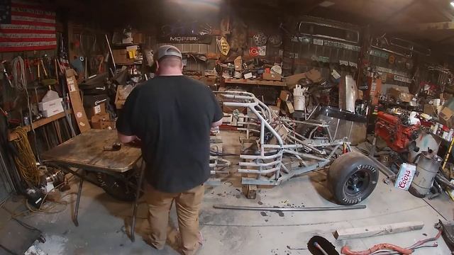 1968 Charger Nascar Build // Ep 3: Chopping The Chassis In Two смотреть онлайн