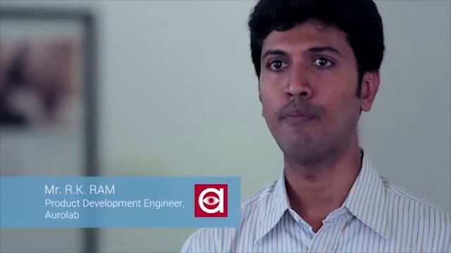 Использование коботов UR5 в линии по производству линз