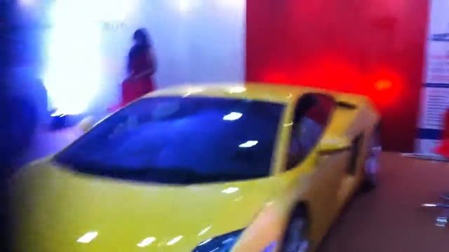 Lamborghini Gallardo,Aston Martin $ Audi R8 Revving war India смотреть онлайн