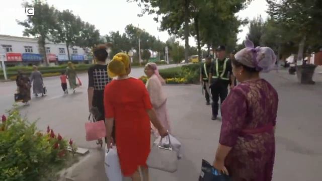 Leaked data offers significant new insights into China's Uyghur detention camps - BBC News смотреть онлайн