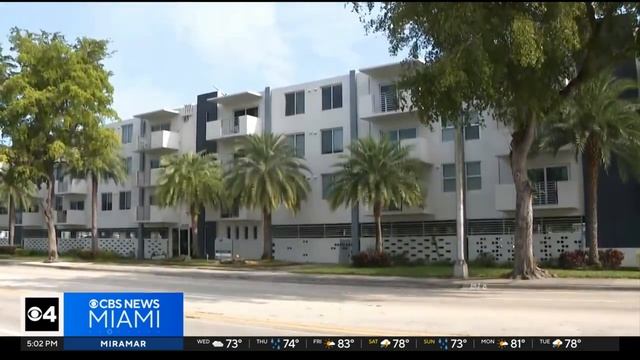 Child hospitalized after falling out of 4th-floor window at North Miami apartment building смотреть онлайн