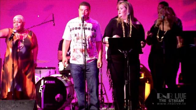 Luenell - Proud Mary (live at RnB Live) смотреть онлайн