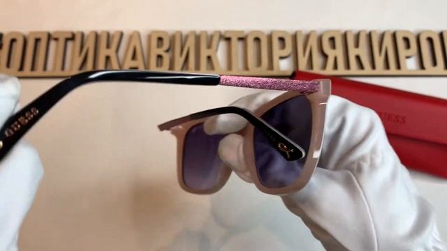 Очки солнцезащитные 7752 01B Guess c футляром смотреть онлайн