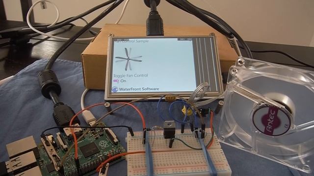 Controling a Fan attached to a Rasberry Pi using Windows 10 смотреть онлайн