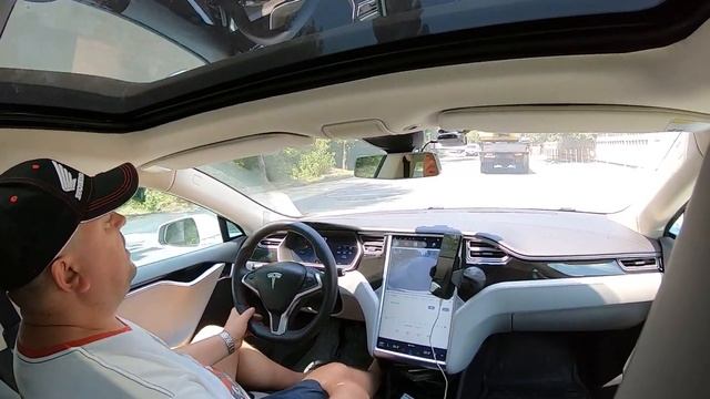 Jaguar I-PACE смотреть онлайн
