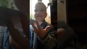 Тёмик показал фокус с визиткой. Папа в шоке!