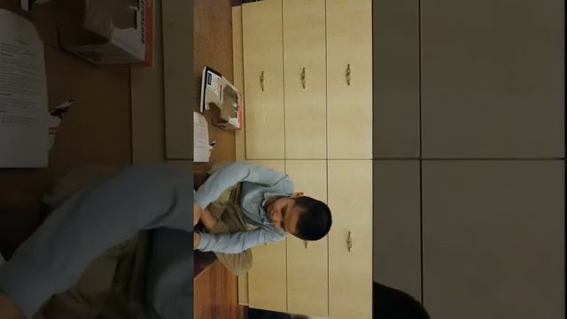 Amir opens / unpacking microscope смотреть онлайн