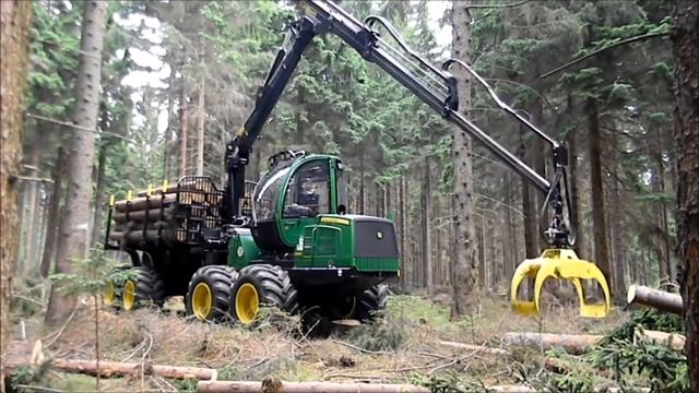 Форвардер John Deere 1210E смотреть онлайн