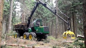 Форвардер John Deere 1210E