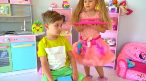 Диана играет в салон красоты