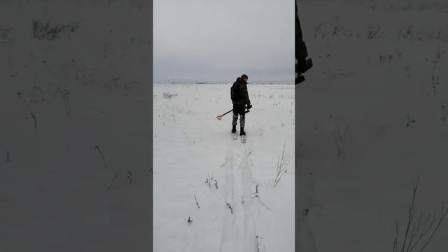 Едем на лыжах копать шурф смотреть онлайн