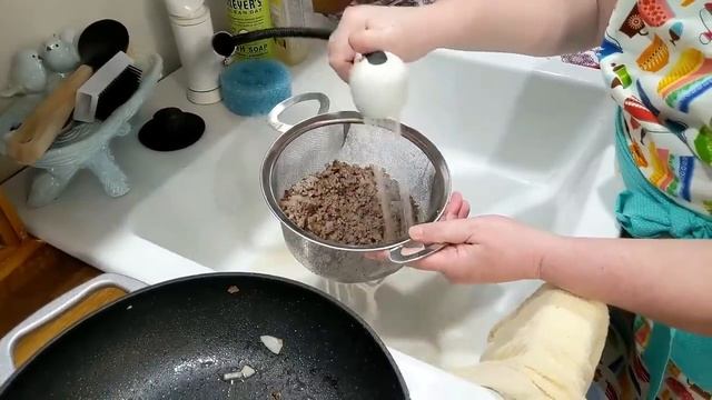 CHILI MAC - BEEF FLAVORFUL RECIPE - ALL DONE IN HALF AN HOUR. смотреть онлайн