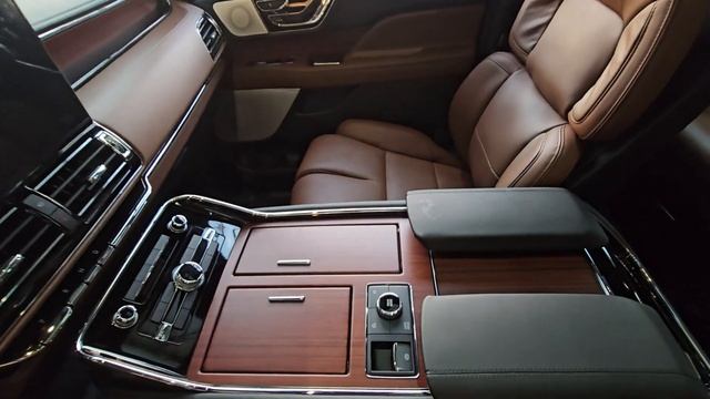 The Lincoln at its BEST! Lincoln Navigator 2023! смотреть онлайн