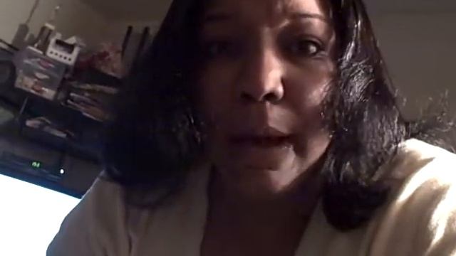 Shay's Ipod Ear-bud.... смотреть онлайн