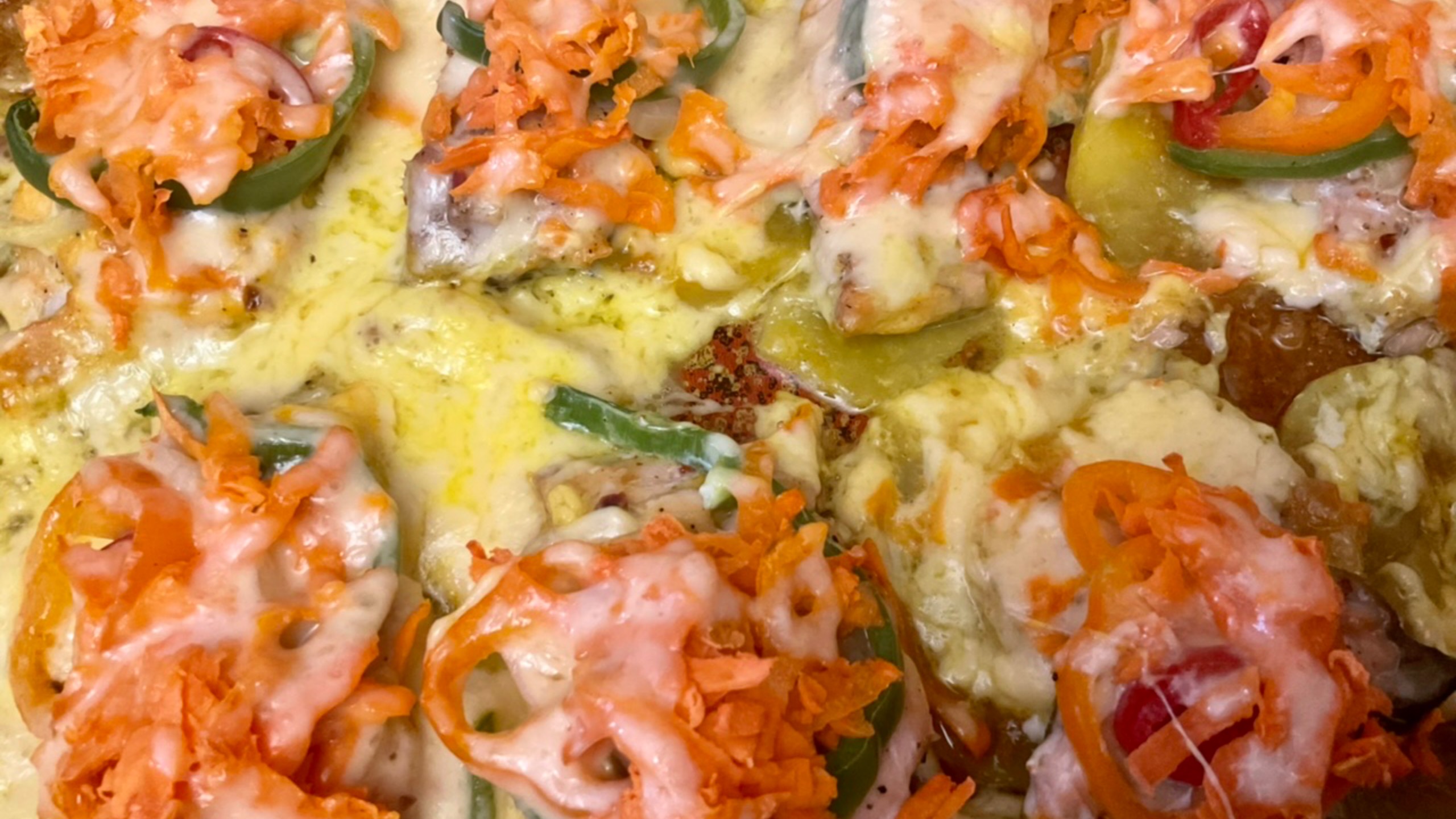 Горбуша на картофельной подушке с овощами под сыром смотреть онлайн