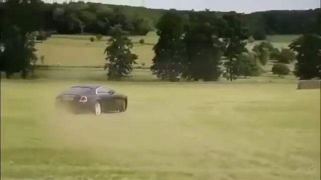 مقطع مسرب لي وانا أهجول بروز رويس غوست  Rolls Royce Baby